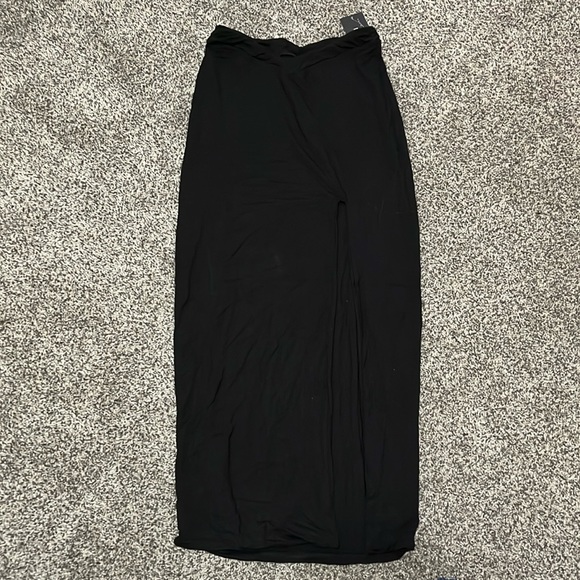 Klassy Network Dresses & Skirts - Klassy Network V Cut Maxi Skirt – Large